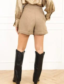 Alessia short camel