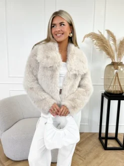 Jolein faux fur jas beige