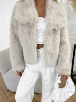 Jolein faux fur jas beige