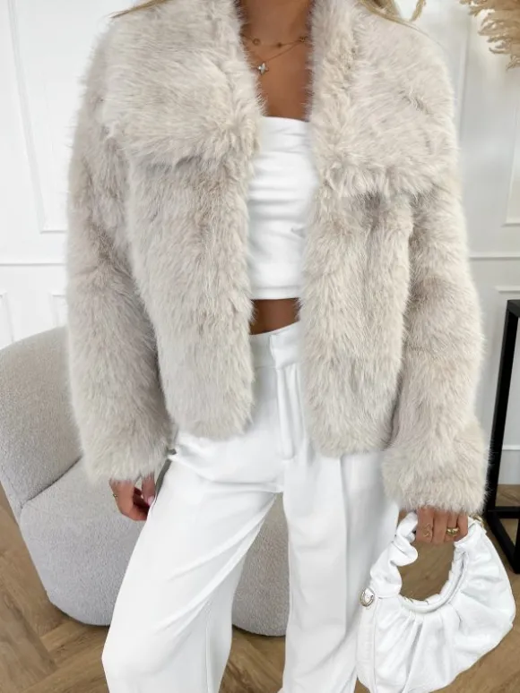 Jolein faux fur jas beige