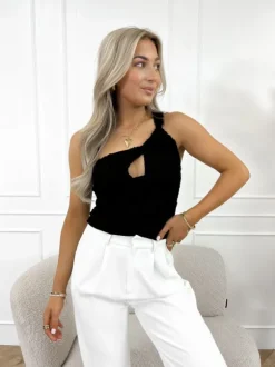 Josy top kant zwart
