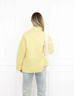 Megan jasje geel