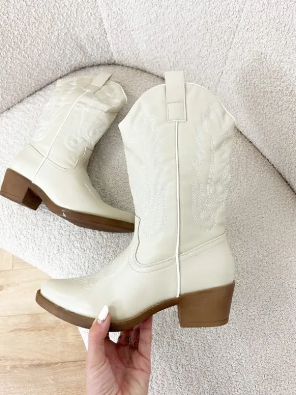 Sandy boots beige