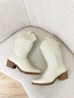 Sandy boots beige
